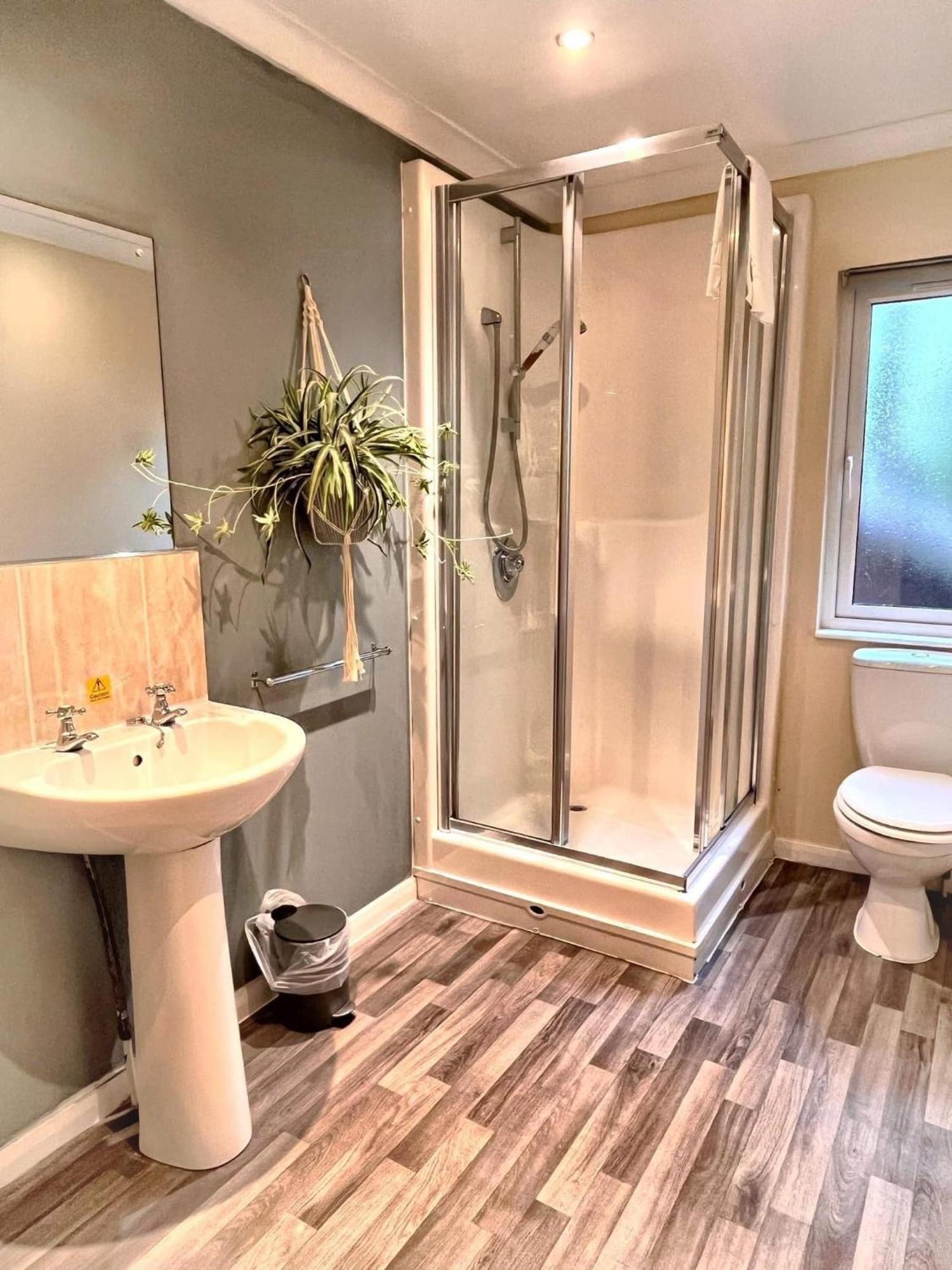 Welsh Villa-Hot Tub-Tenby-Carmarthen-Forestsetting Exterior photo